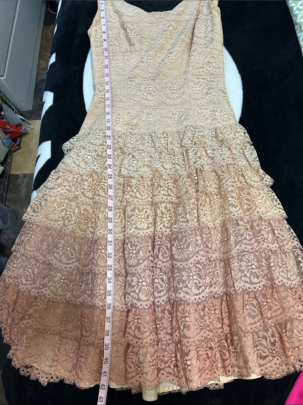 Vintage 1950s Sleeveless Lace Tiered Midi Dress in Blush Ombre